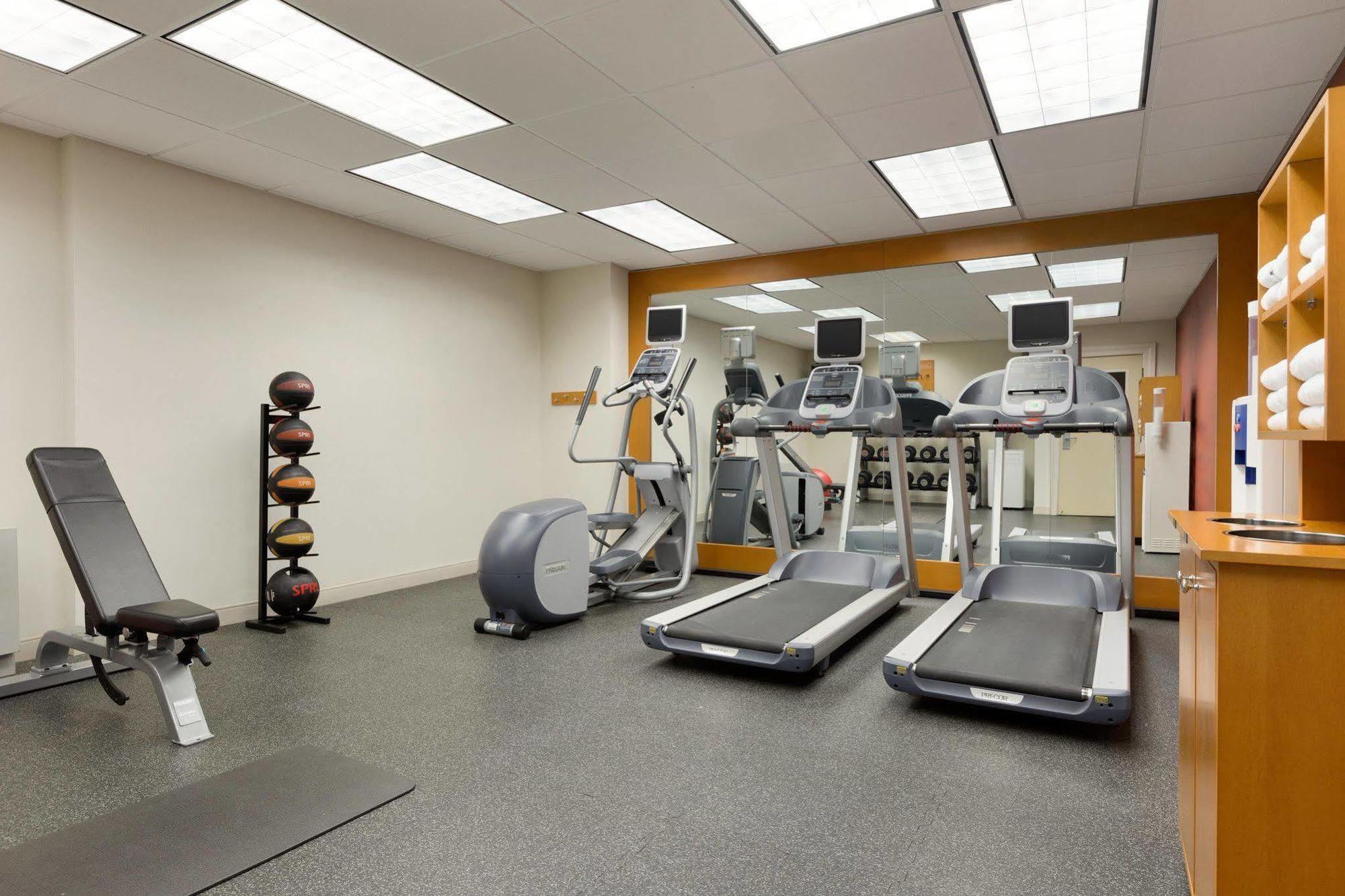 Homewood Suites By Hilton Hartford Downtown Extérieur photo